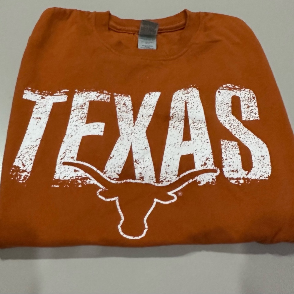 Gildan University of Texas T-Shirt  Size Small